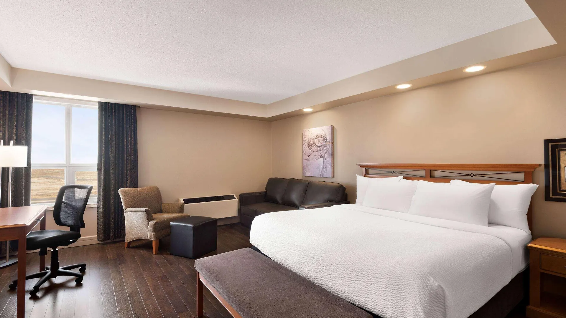 Royal Hotel Edmonton Airport Trademark Collection By Wyndham Leduc
