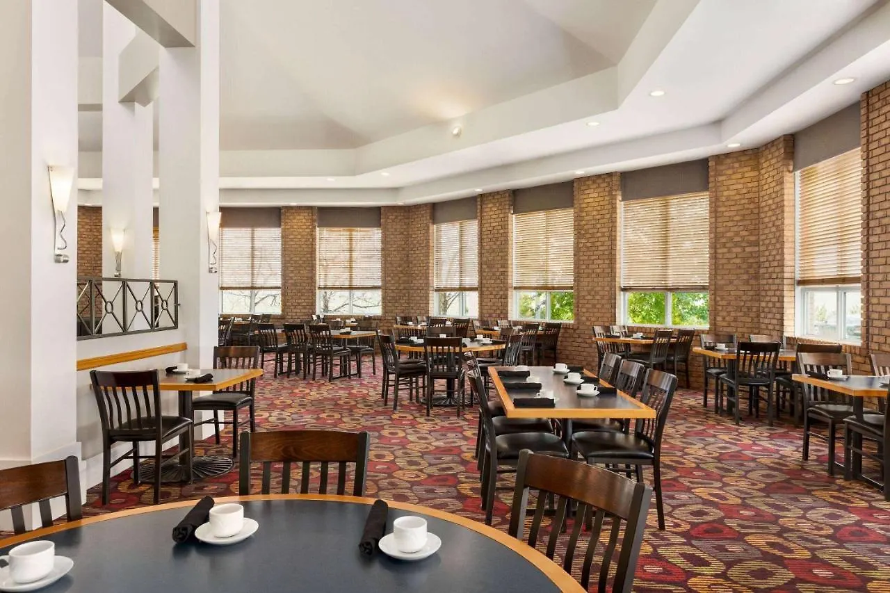 Royal Hotel Edmonton Airport Trademark Collection By Wyndham Leduc Kanada